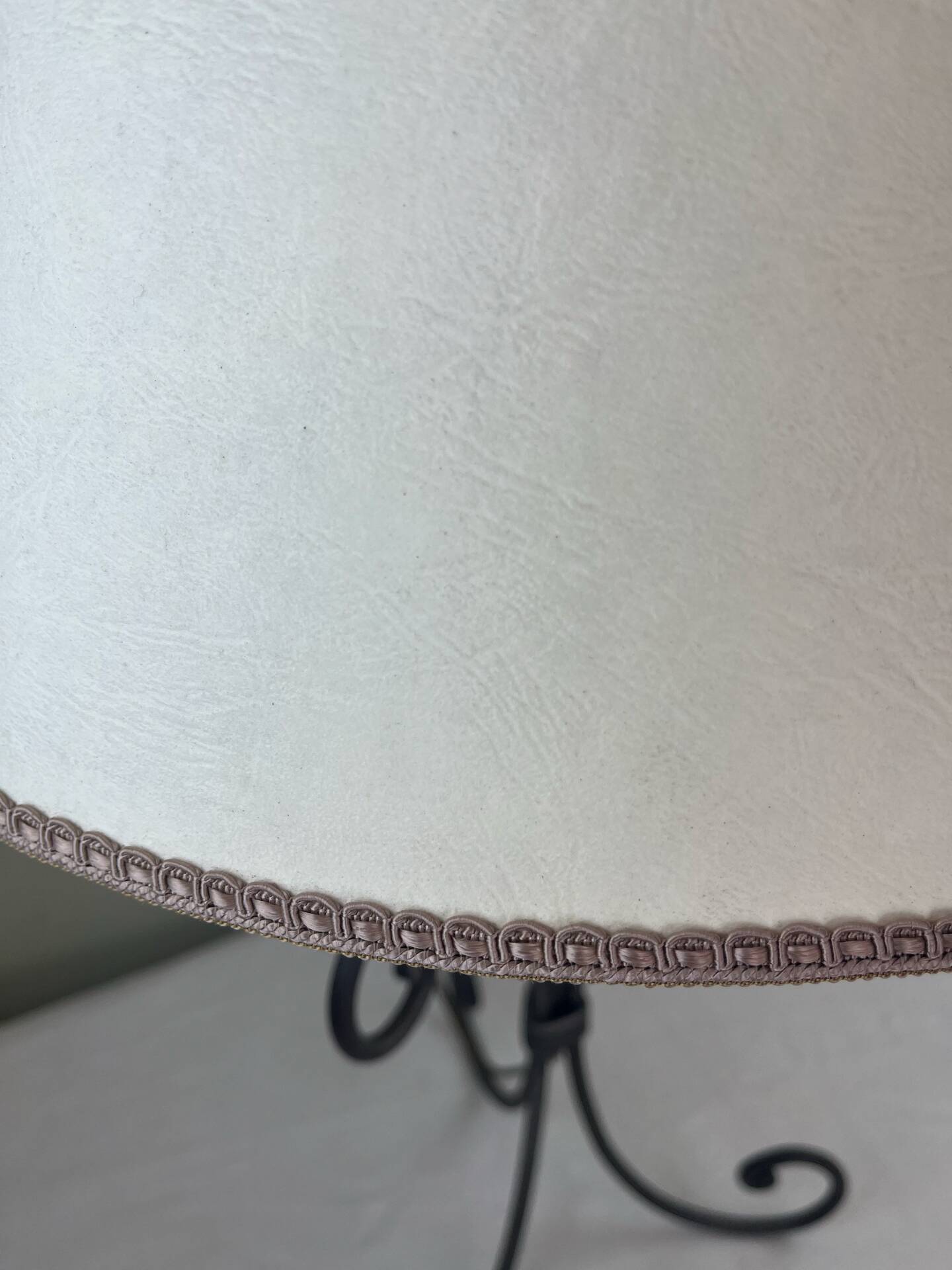 Large ambient lamp