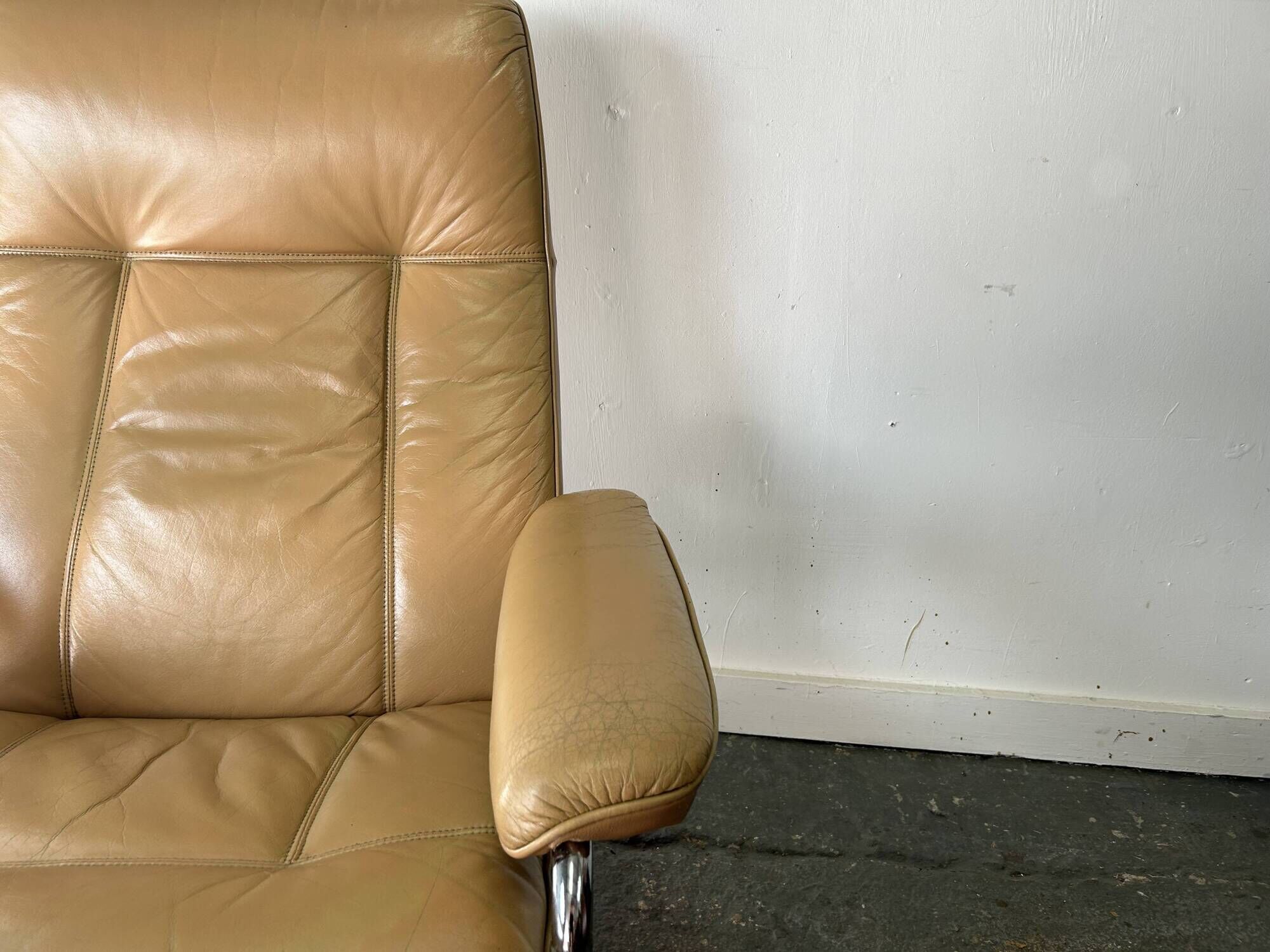 Mid-Century Scandinavian Leather Reclining Lounge Chair Chrome frame 1960s-