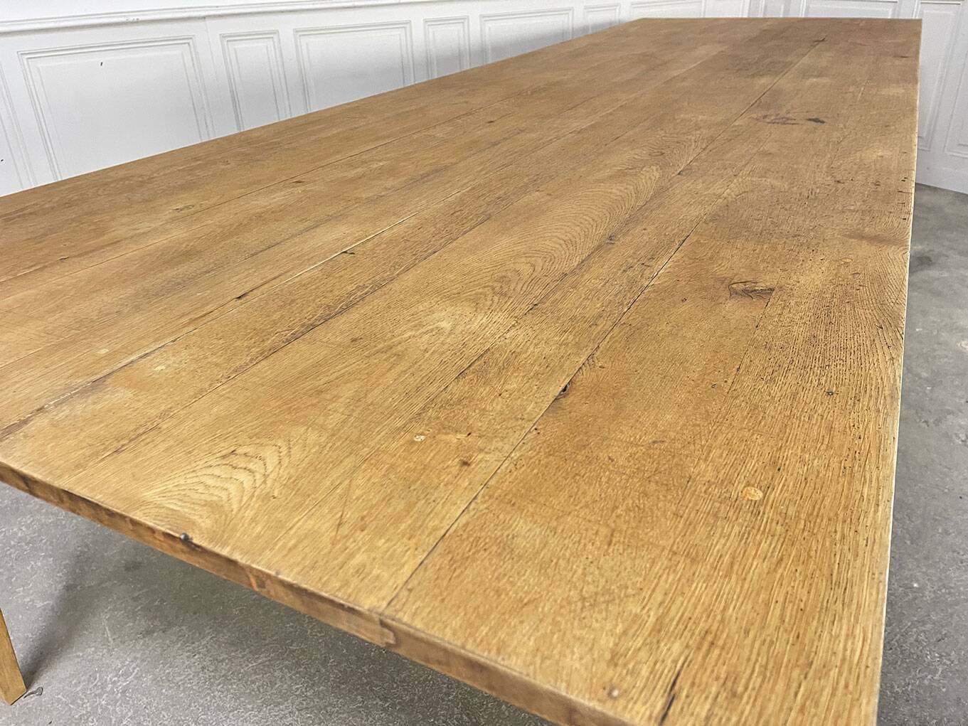 Large 19th century table in solid oak