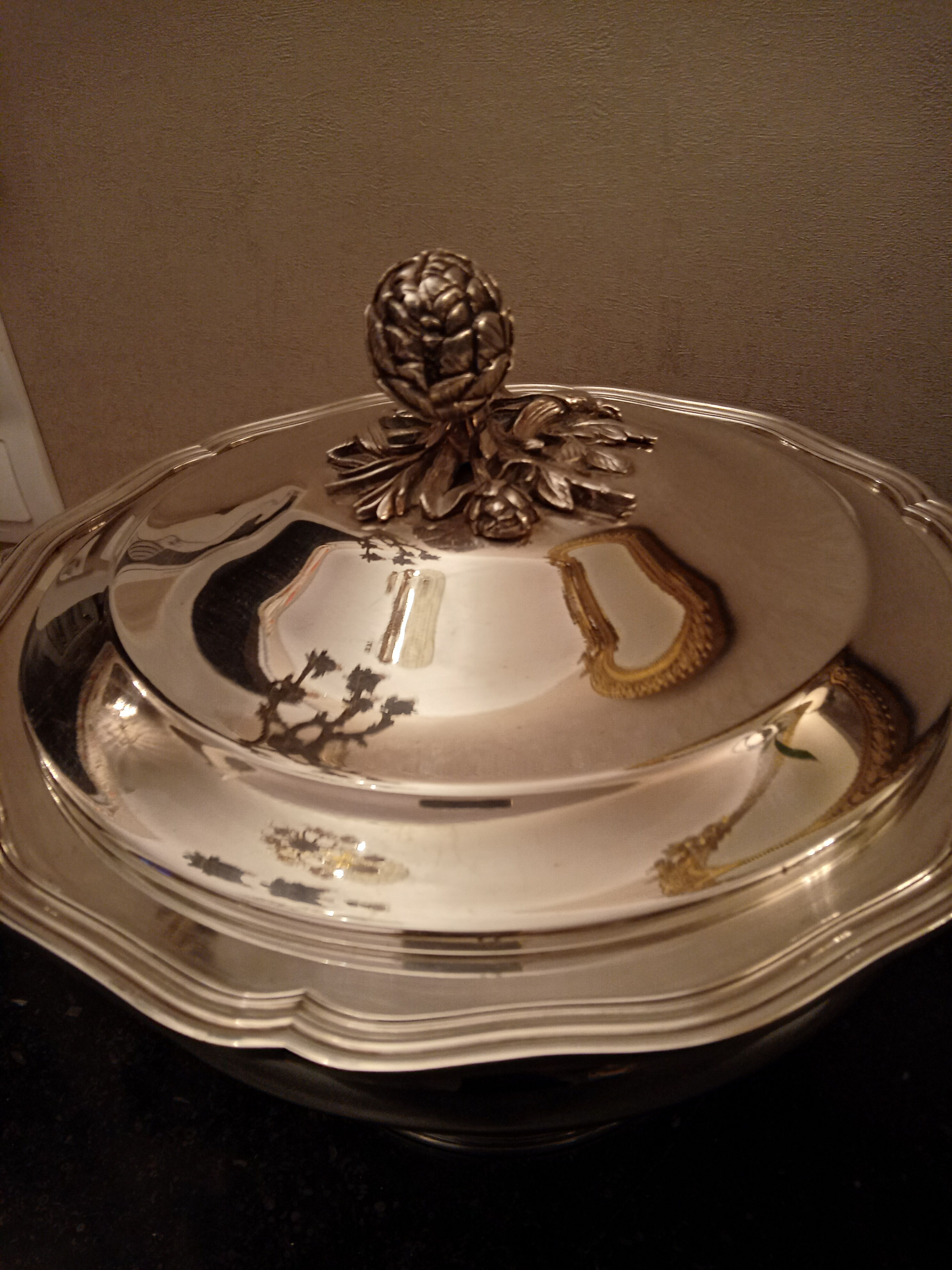 Silver metal soup