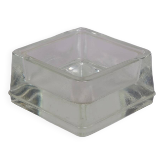 Glass pocket emptier