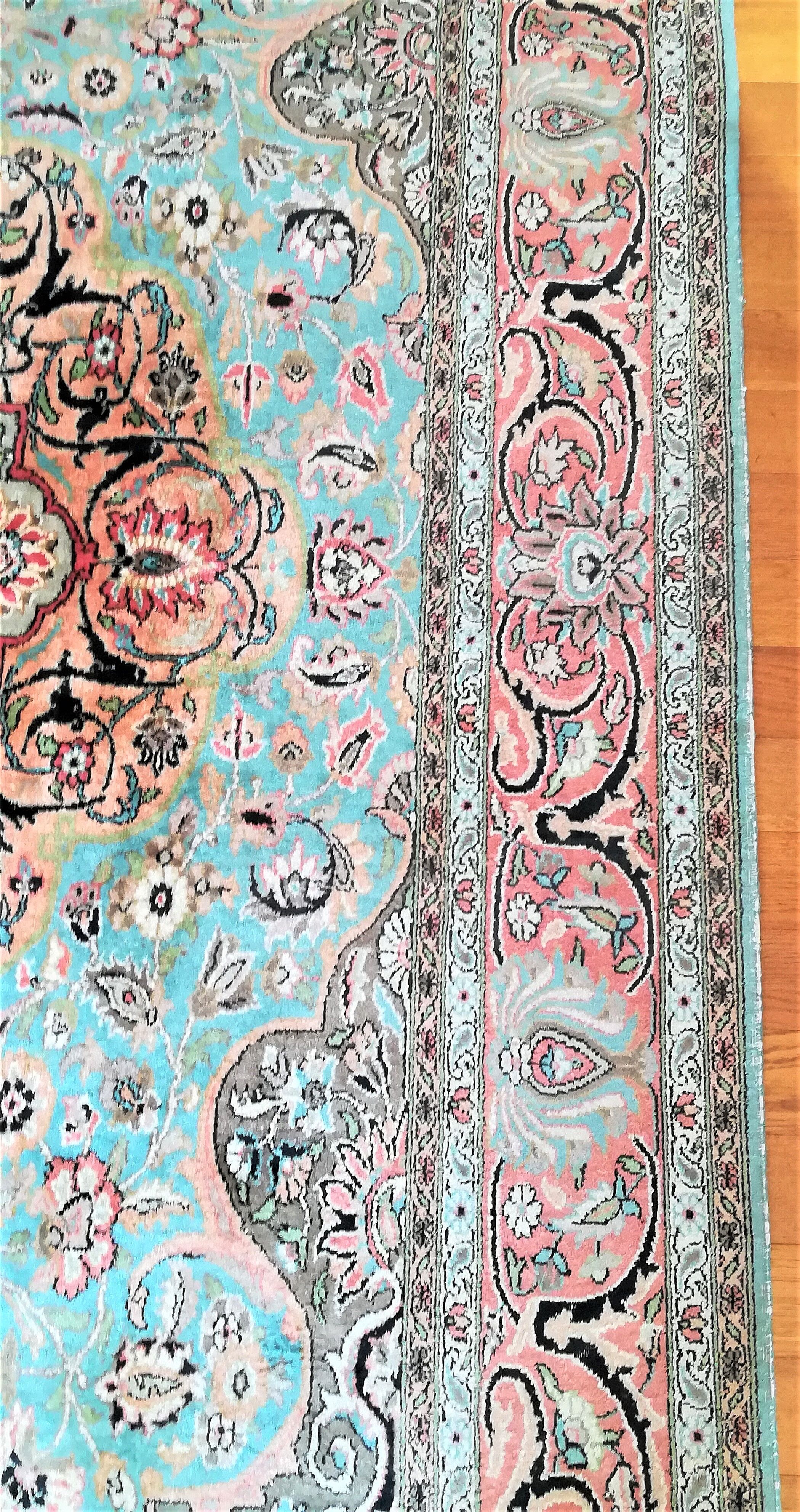 Silk cashmere rug pastel tones floral patterns India Kashmir vintage 181 cm x 286 cm