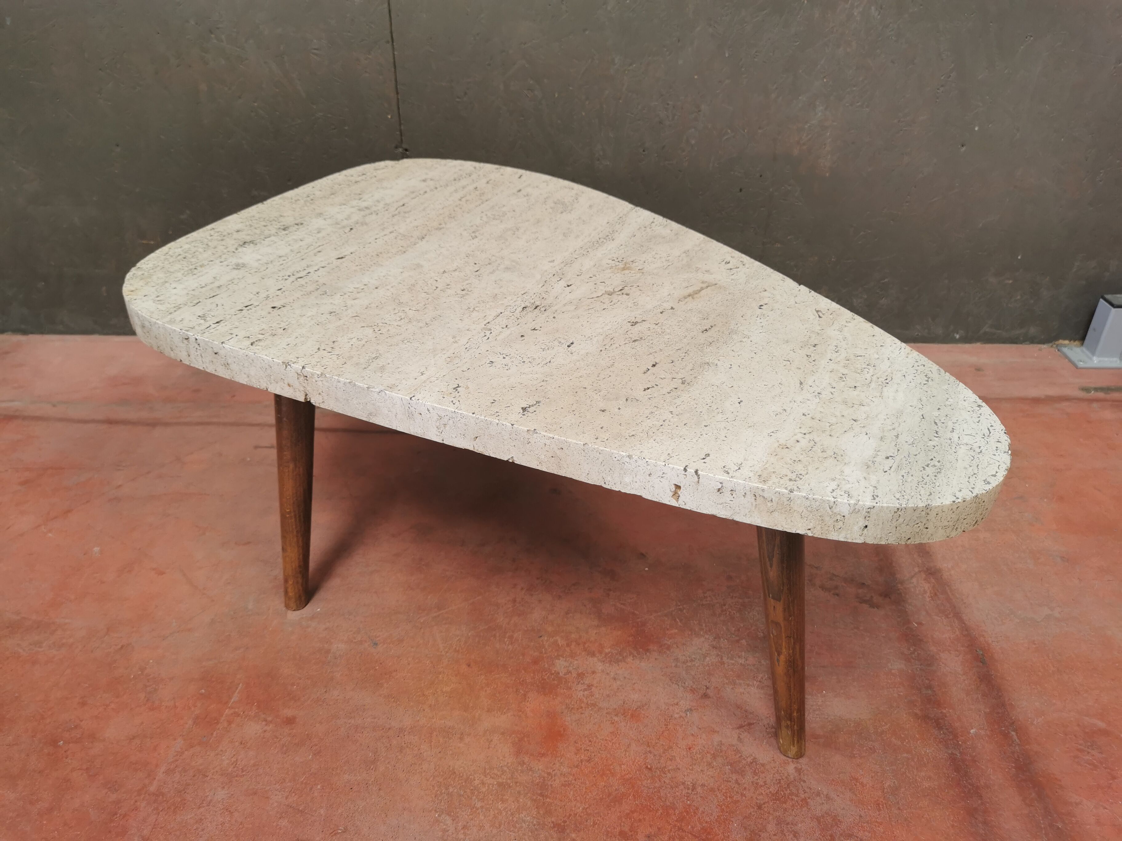 Table basse en travertin