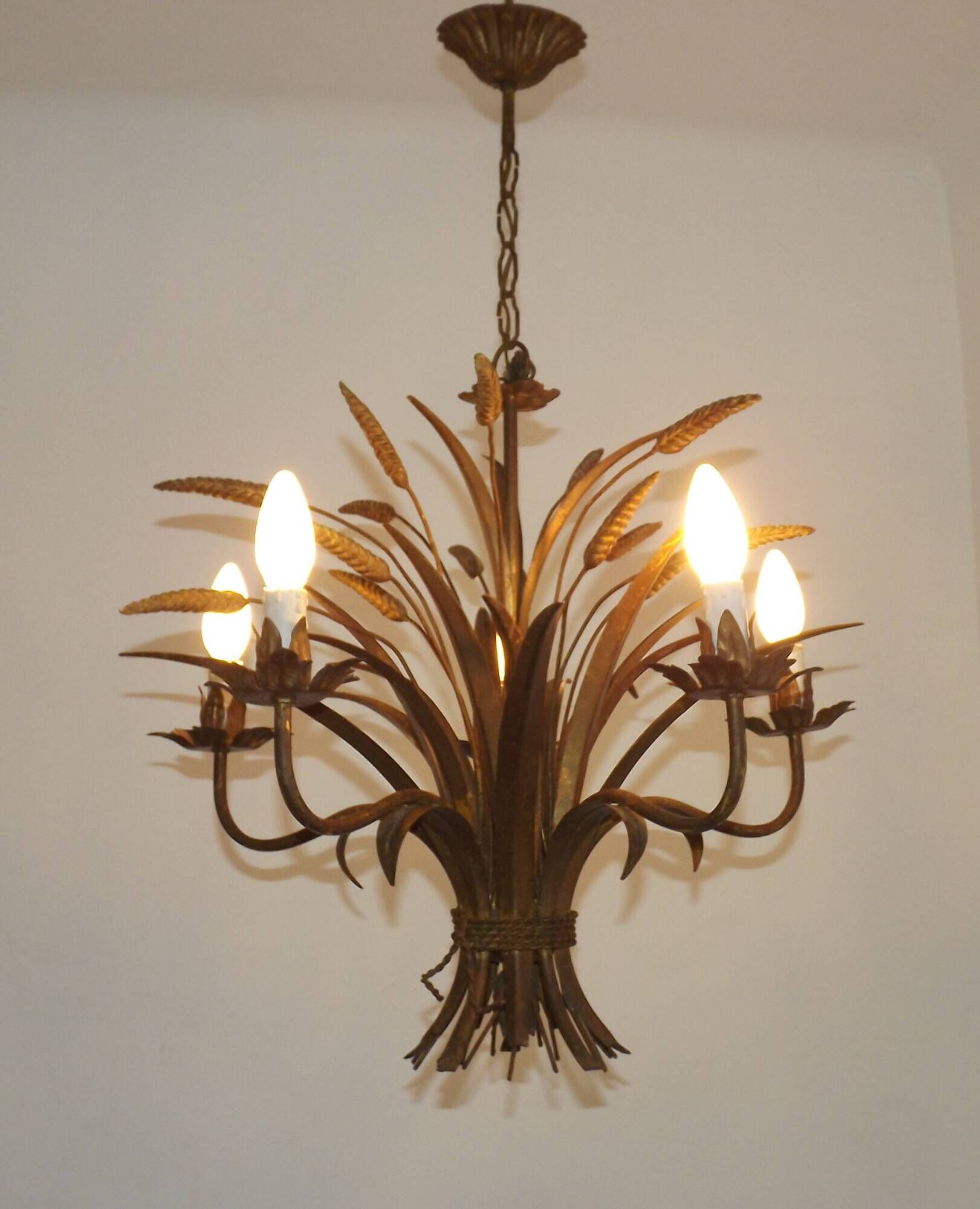 Vintage Hollywood Regency Wheat Sheaf Gold Gilt Metal 5 Light Chandelier