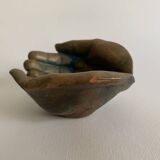 Terracotta art bowl "Jointed hands" signed by the artist Maria Ruiz