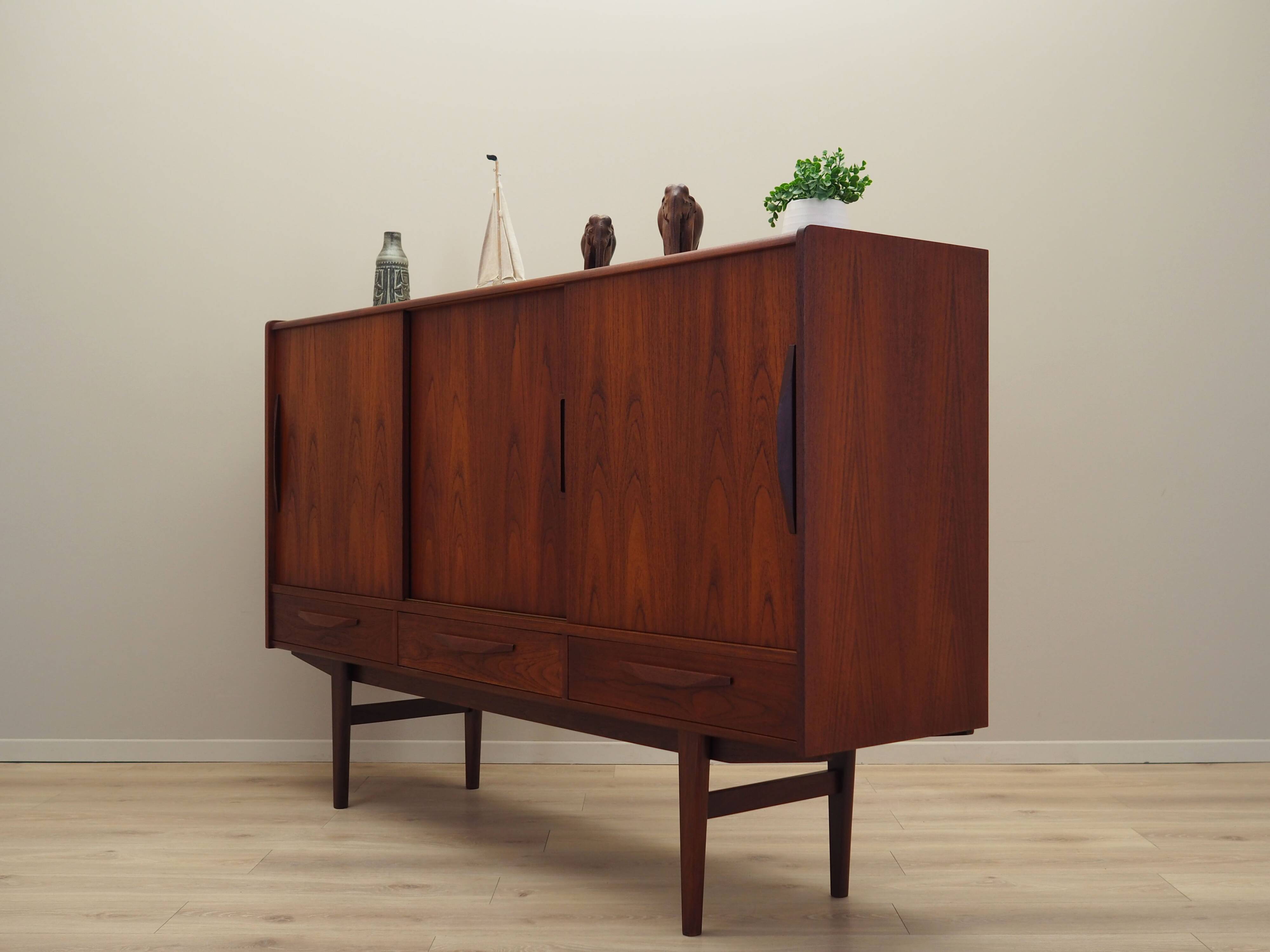 Buffet haut en teck, design danois, années 1970, fabriqué par ES Møbler