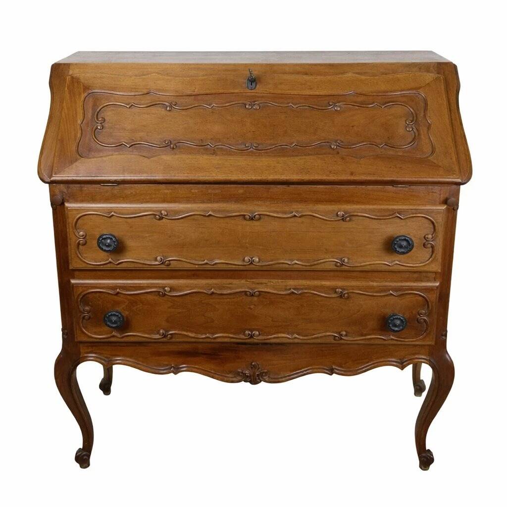 Louis XV style writing desk in walnut – 20th century