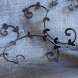 Black nape and towels in organdi