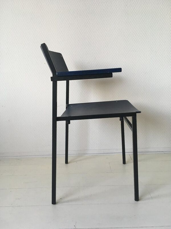 4 fauteuils empilables minimalistes en métal bleu et contreplaqué par Gijs van der Sluis