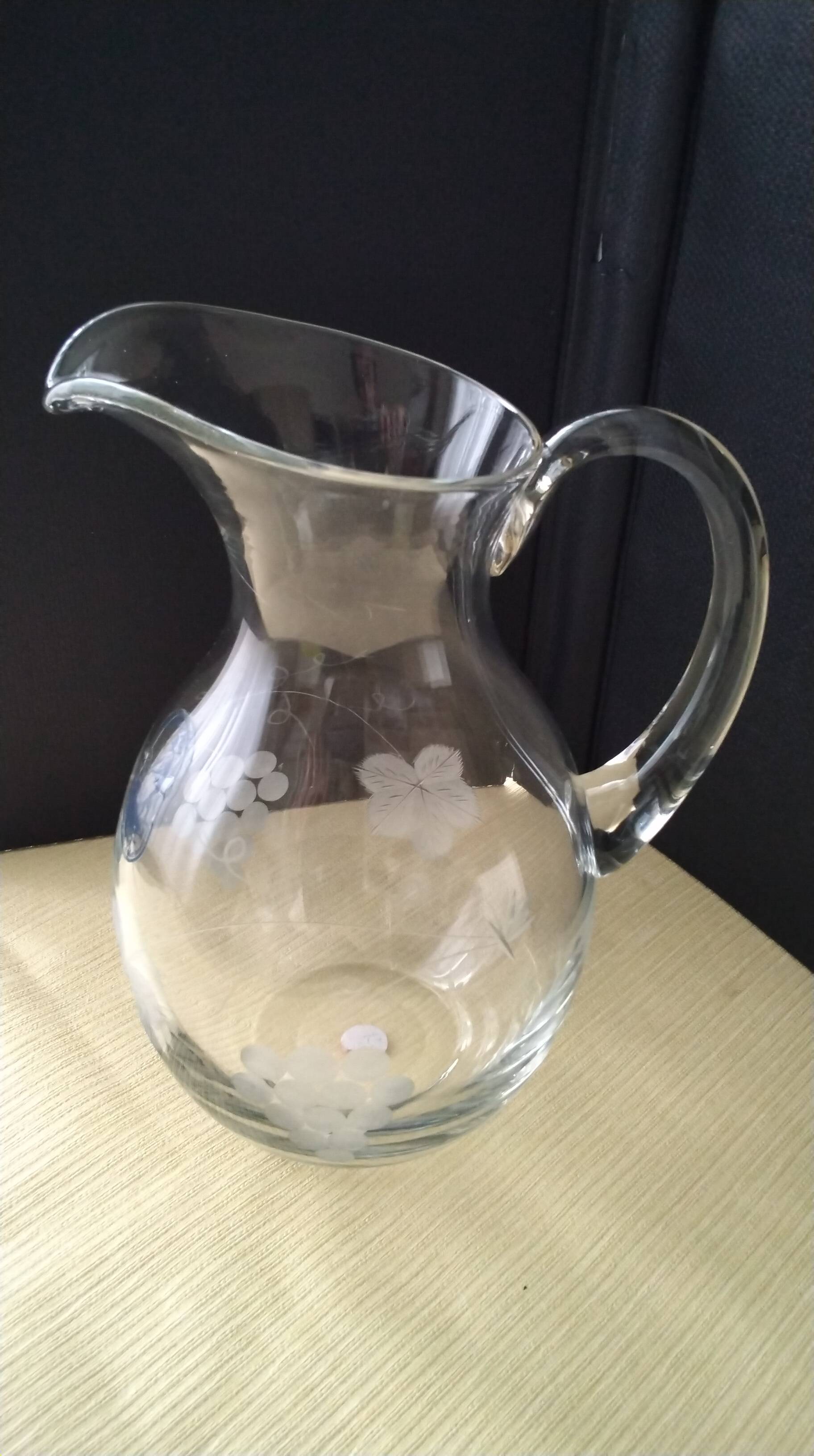 Cruche , carafe à eau en verre soufflé  1.650L
