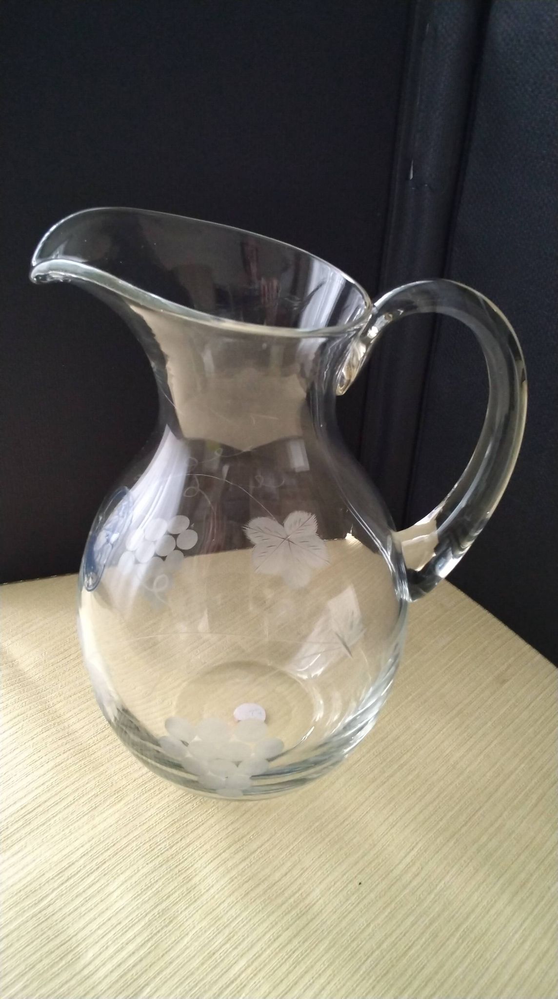 Cruche , carafe à eau en verre soufflé  1.650L