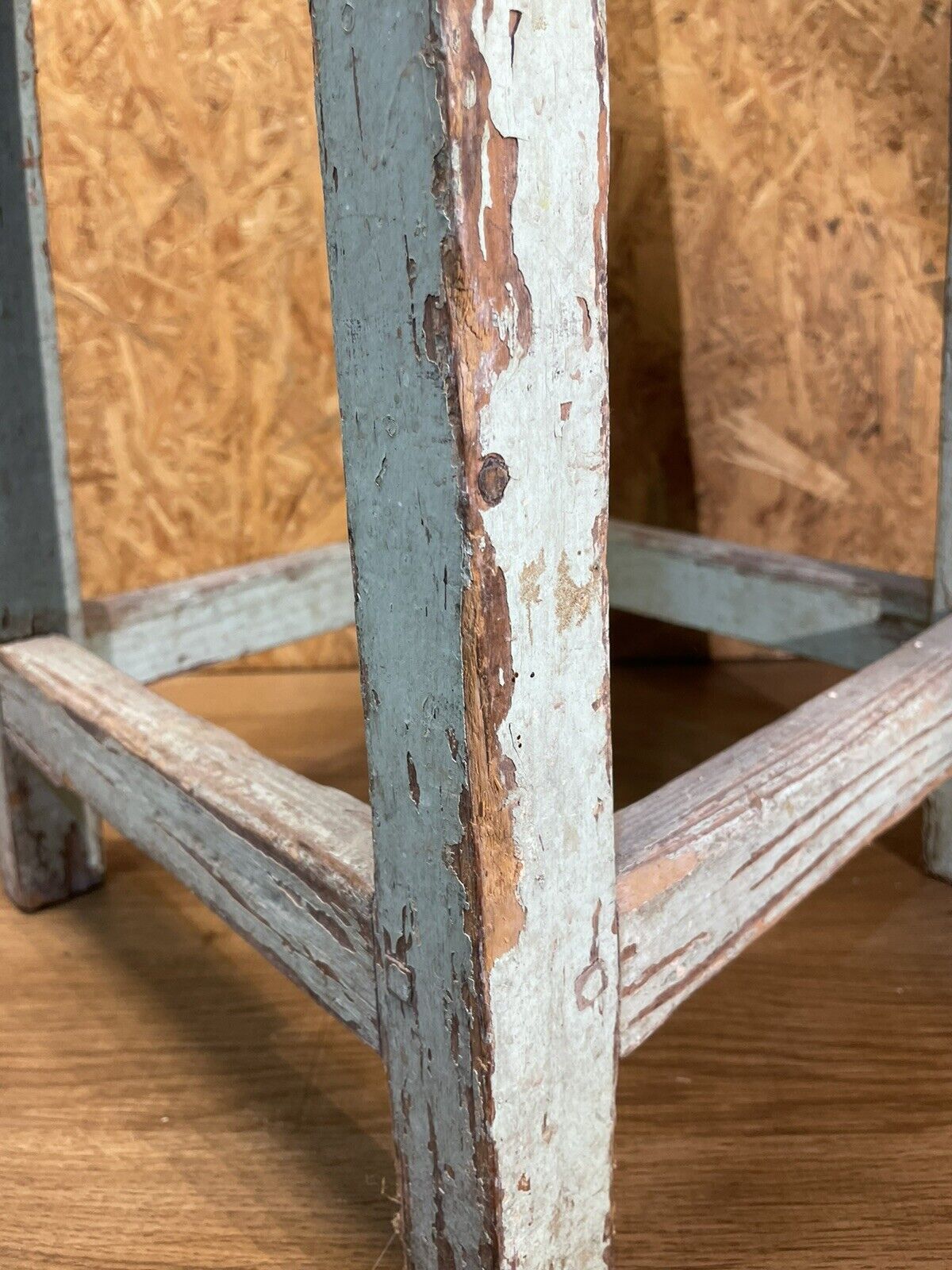 Tabouret porte plante bois patiné déco loft atelier campagne chic