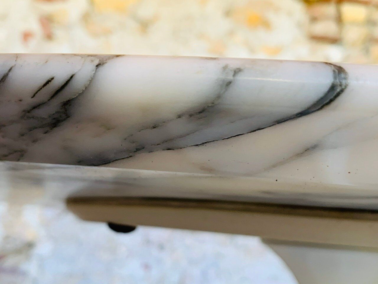 Eero Saarinen coffee table, oval, "Tulip" by Knoll International, circa 70's