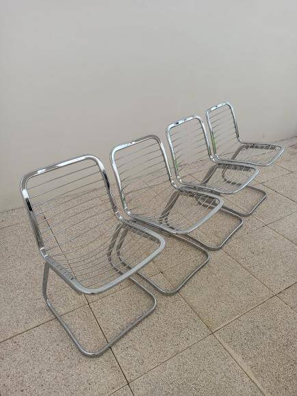 4 Italian design chairs