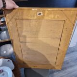 Mirror with parecloses