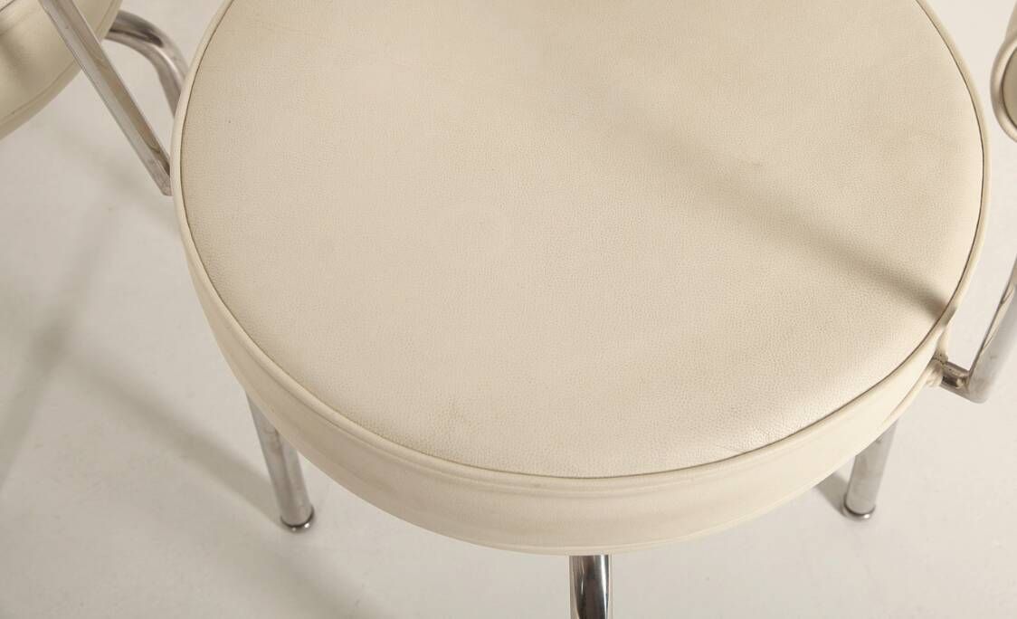 "7" swivel armchair by Le Corbusier, P. Jeanneret, C. Perriand – Cassina