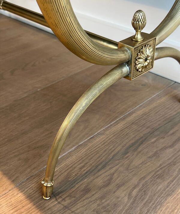 Table basse de style néoclassique en laiton et marbre de Raymond Subes