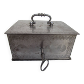 Coffret en métal avec serrure