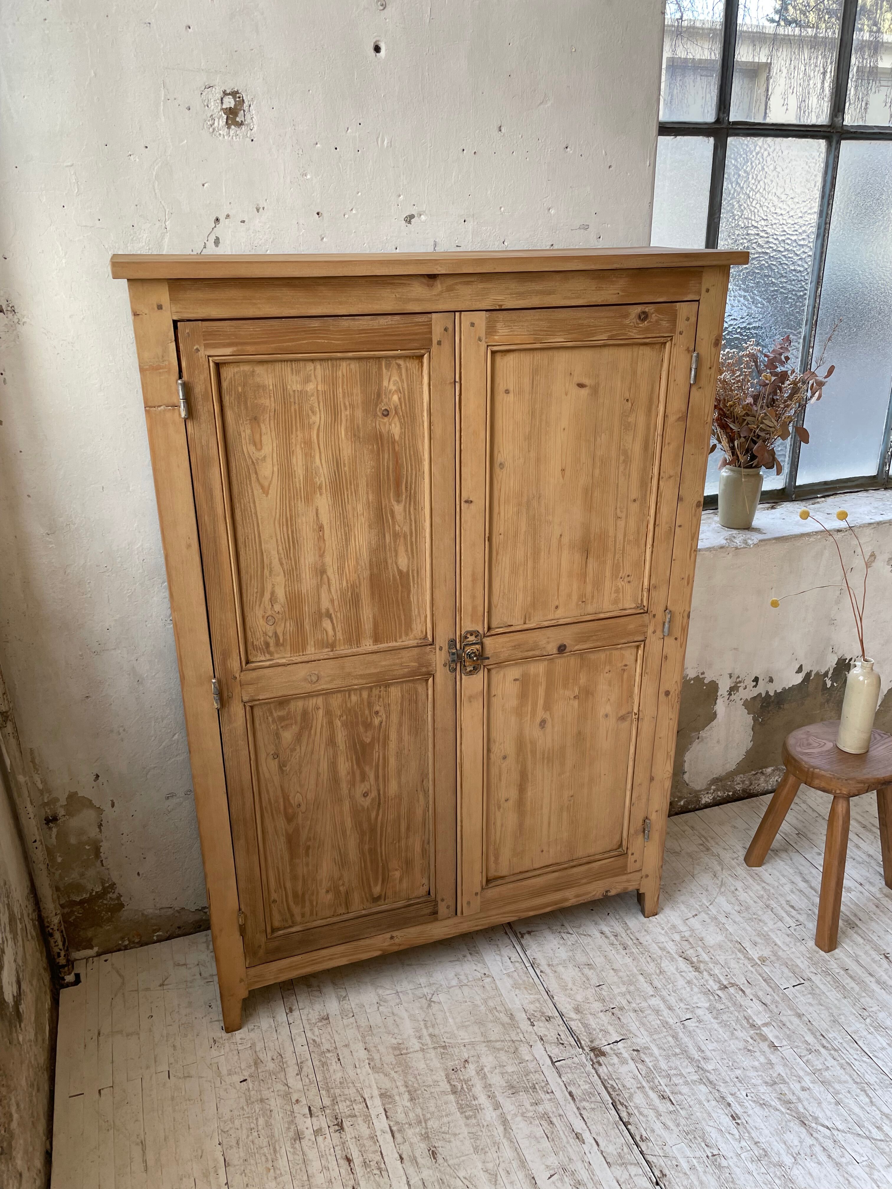 Wooden cabinet cuttery