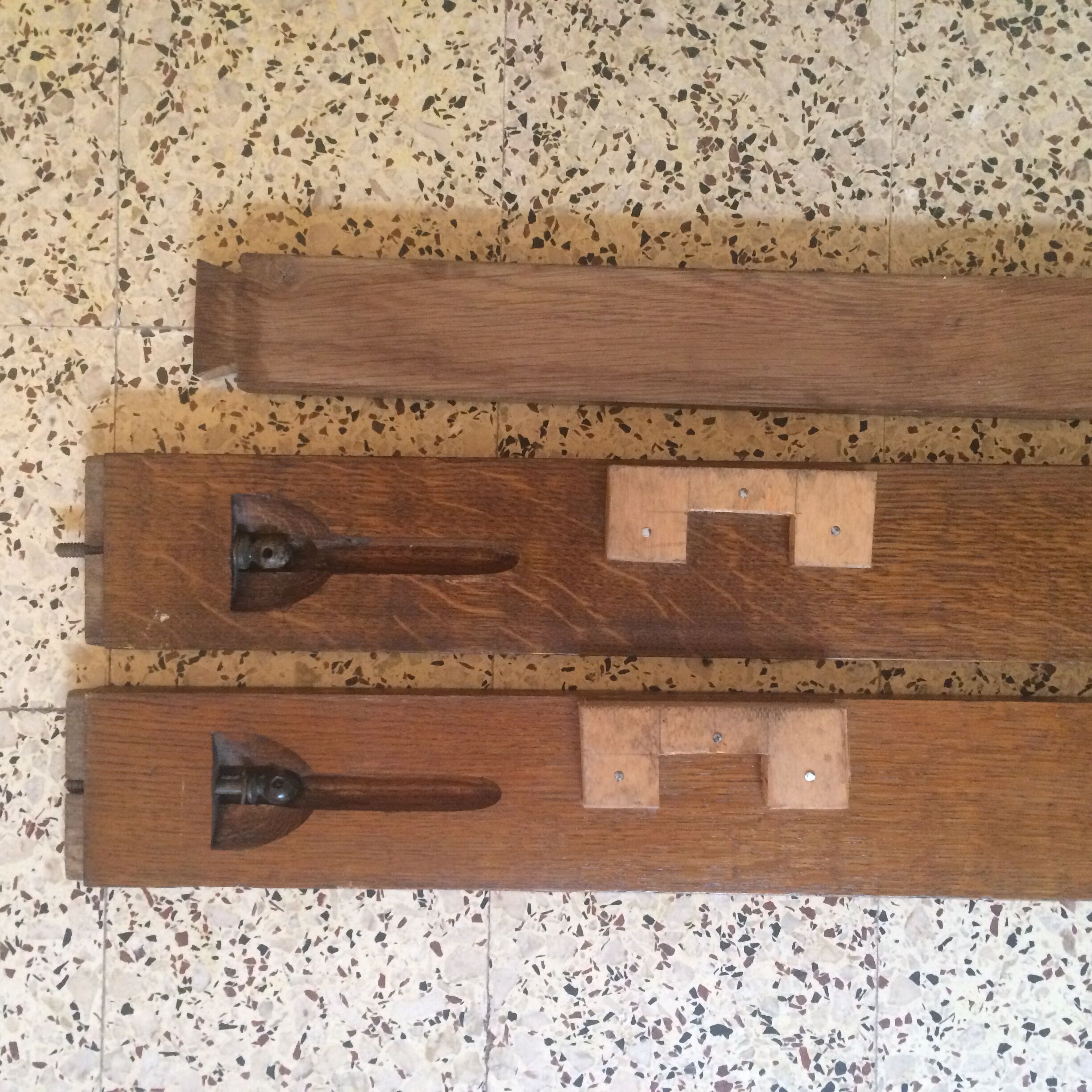 Oak bed by René Gabriel period Reconstruction