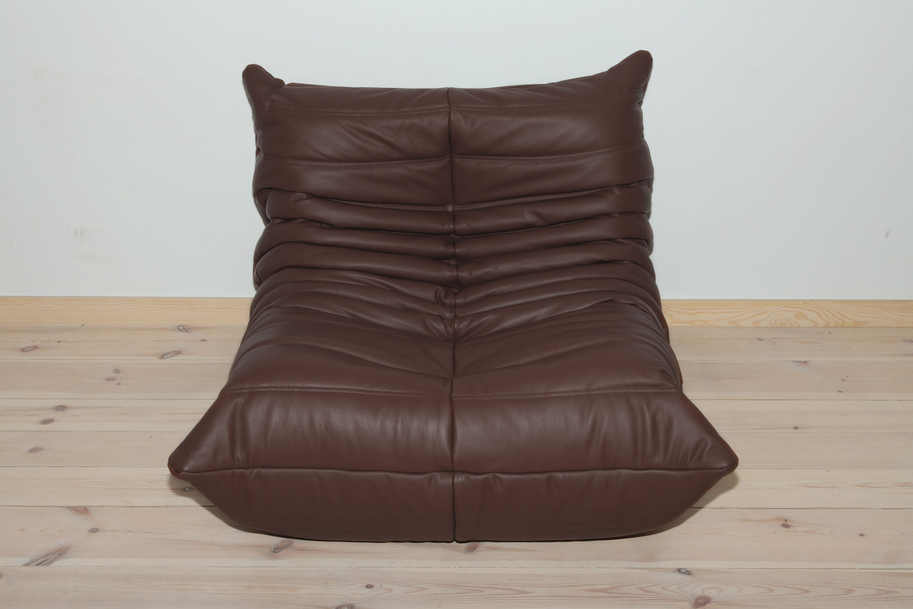 Togo sofa set model designed by Michel Ducaroy 1973