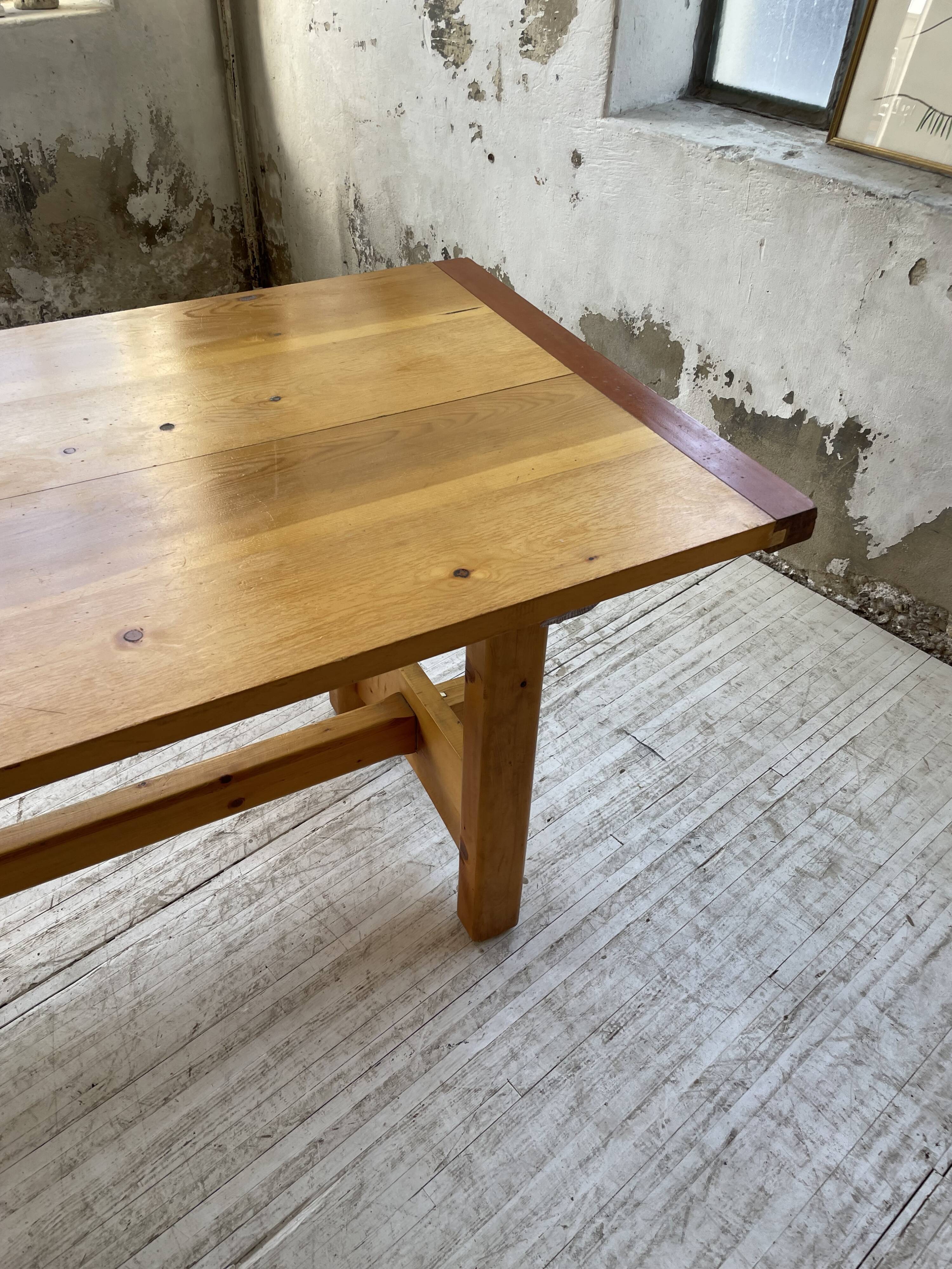 Mountain furniture table in pine 2m