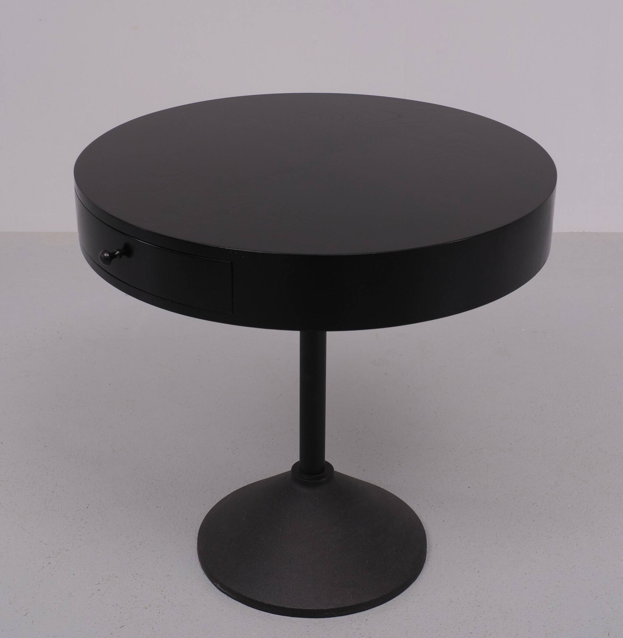 Porada Arredi Black Round side Table 1980s Italy