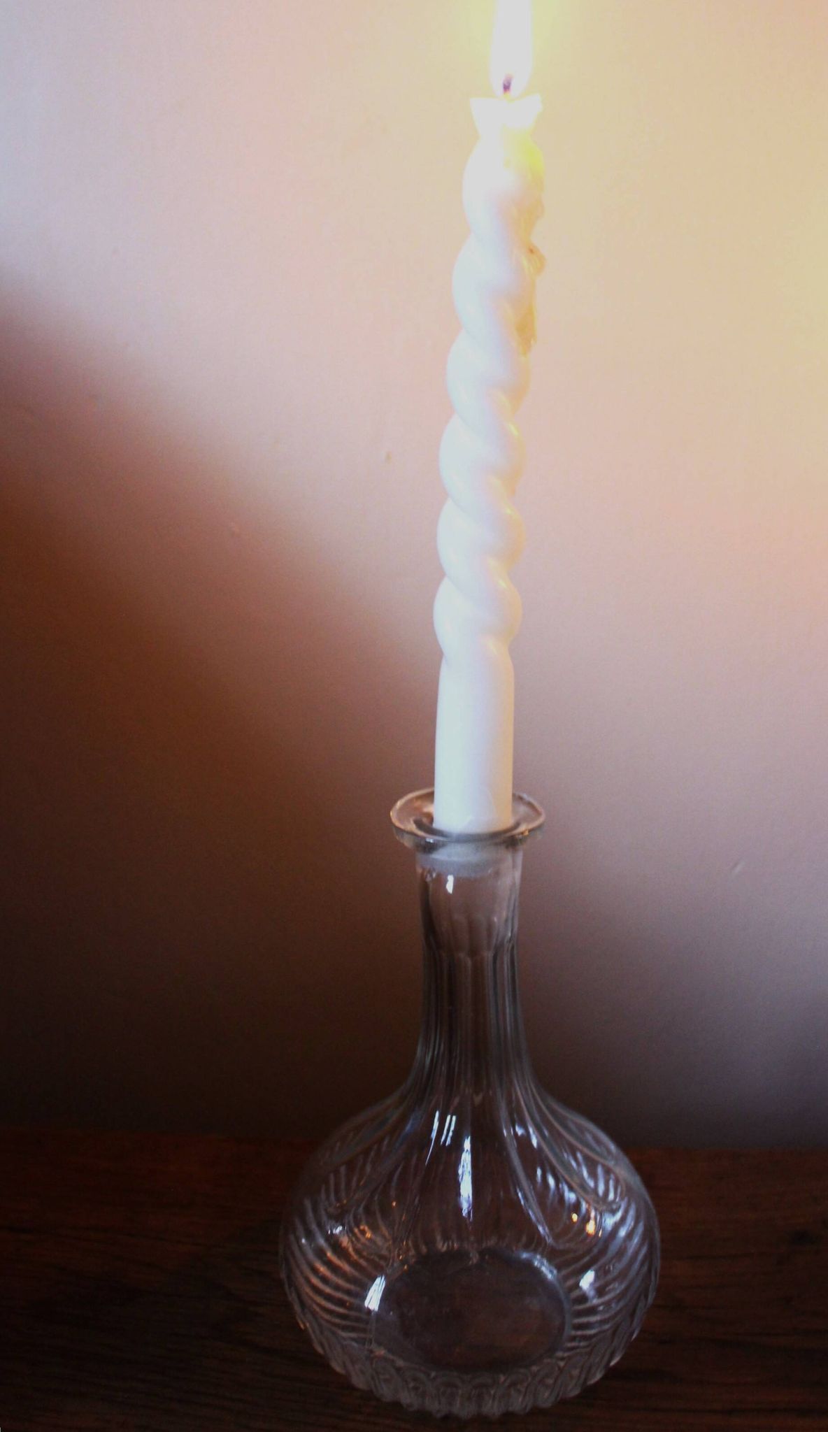 Carafe, flacon ancien en verre rond canelé