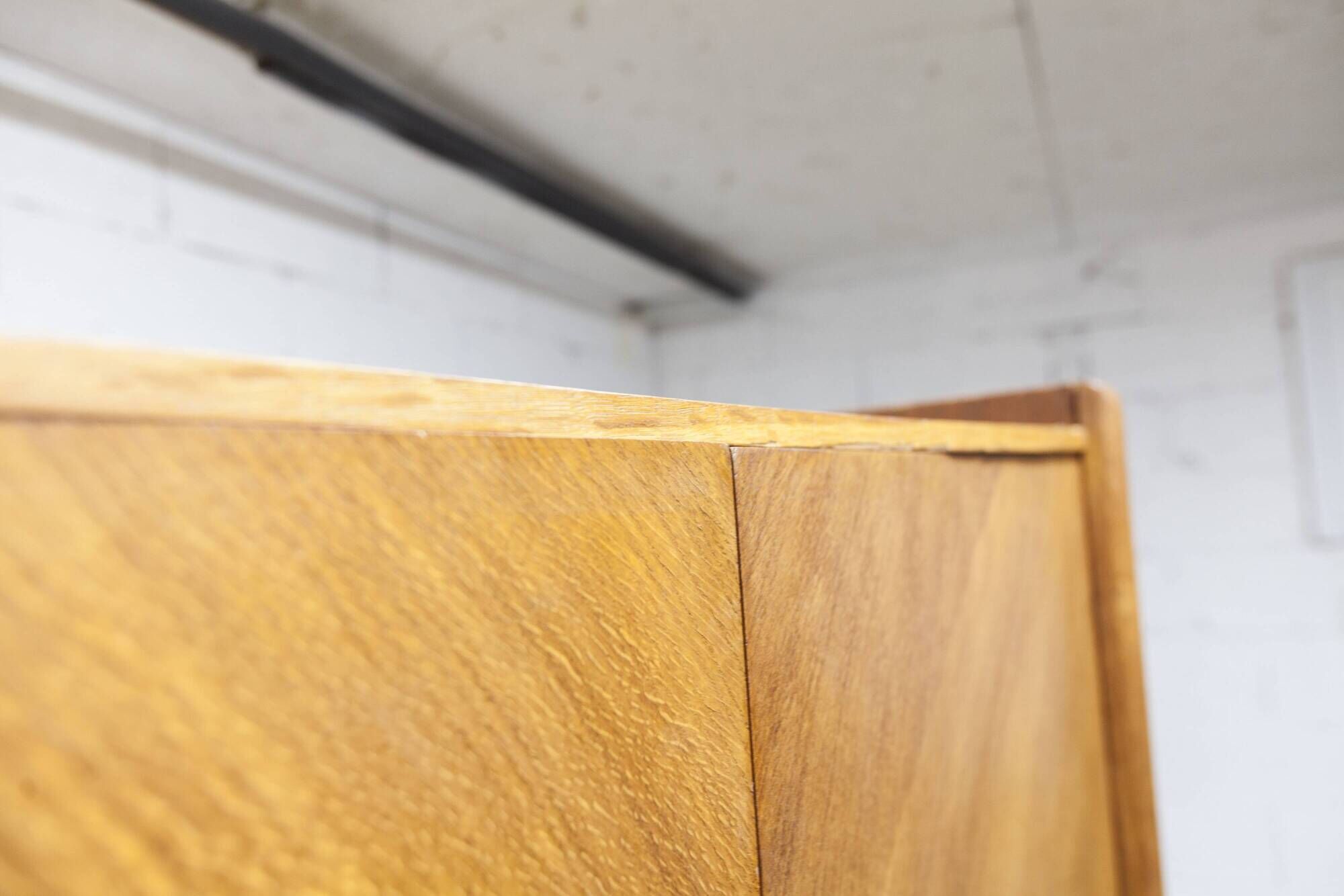 1950s Mid-Century Modern oak wardrobe with 2 doors and 2 drawers.
