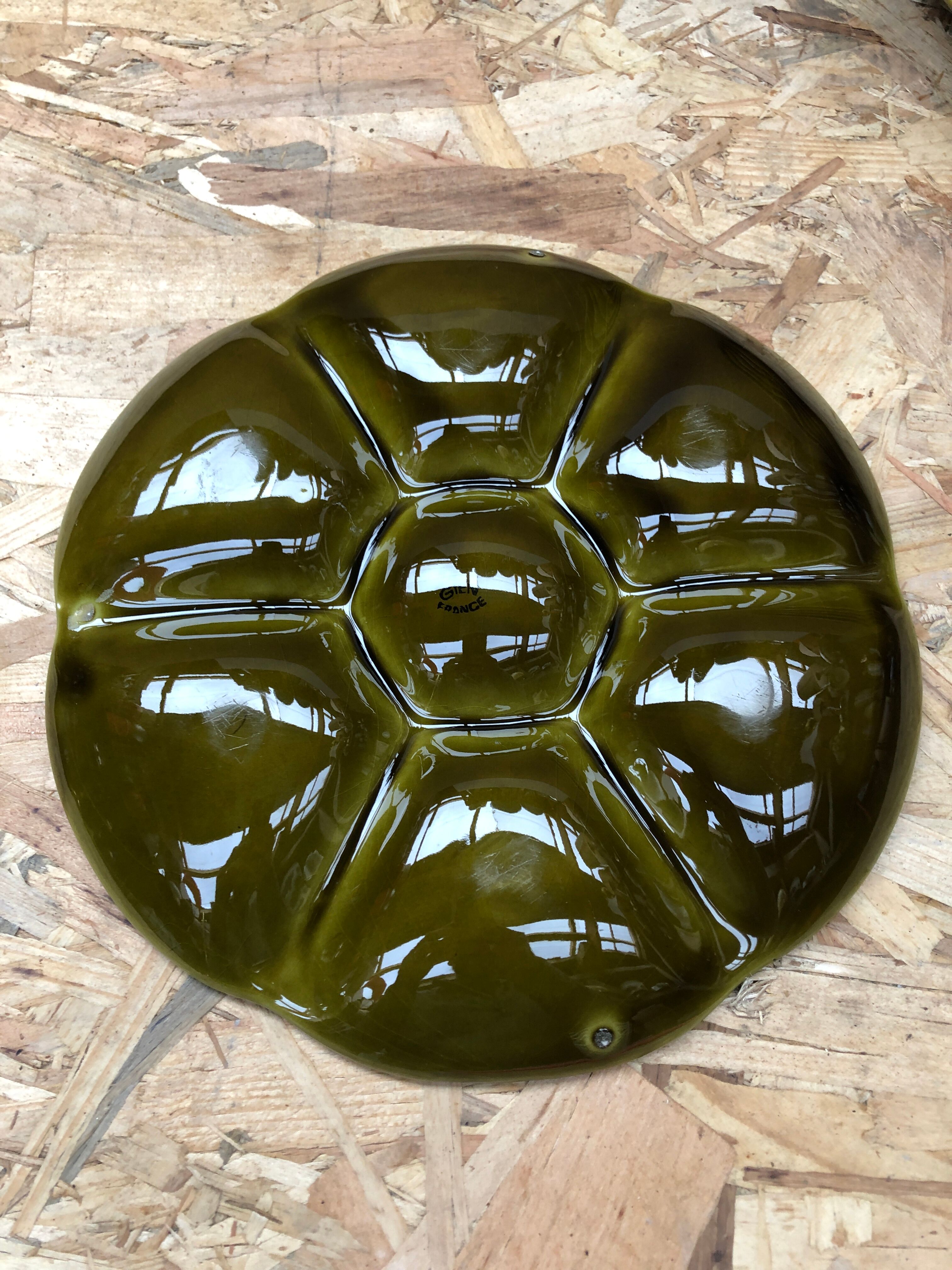 Set of 6 old vintage green ceramic Gien oyster plates