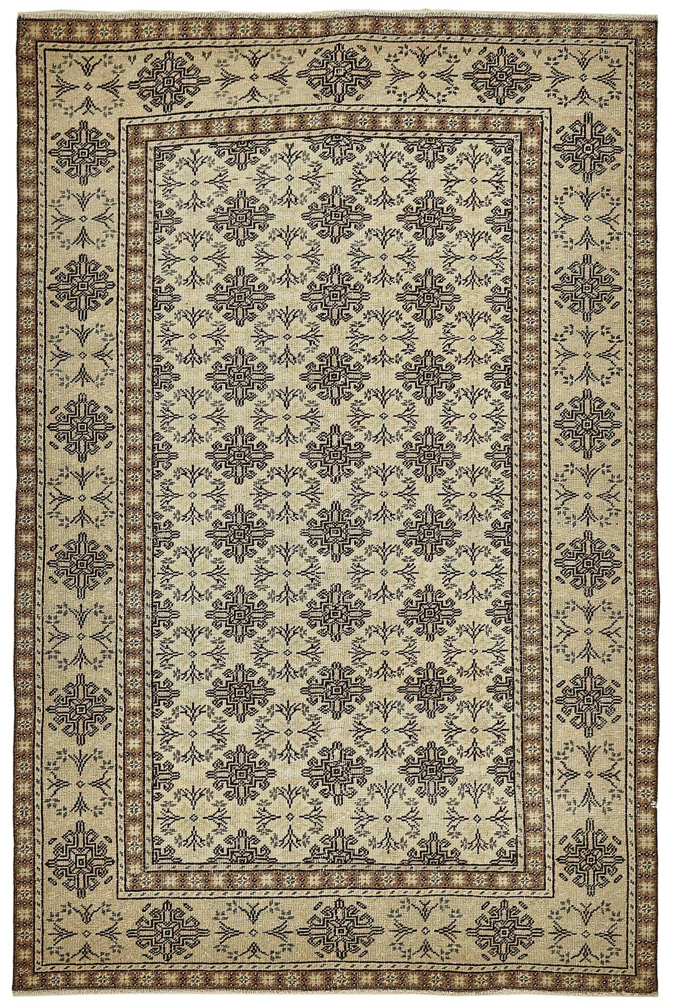 Turkish Vintage Anatolian Rug 118 cm x 175 cm