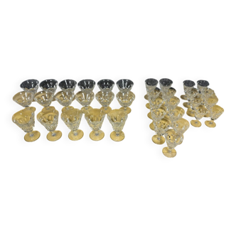 Daum France : partie de service de verres a pied en cristal taillé