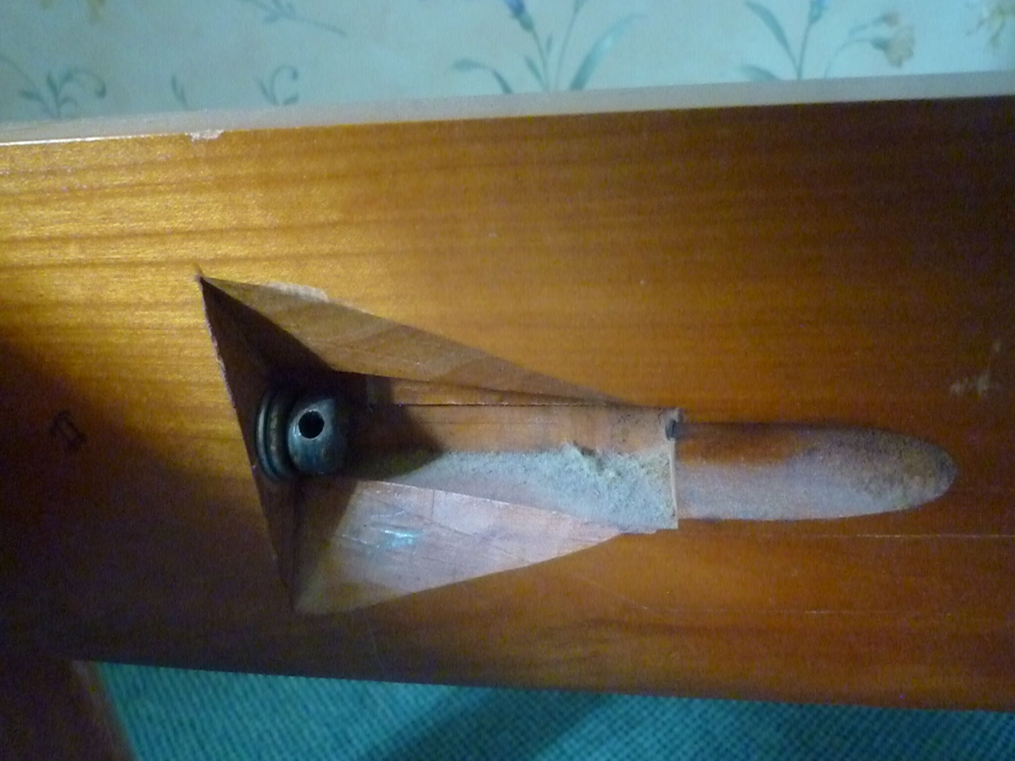 Brutalist design bed Charlotte Perriand style