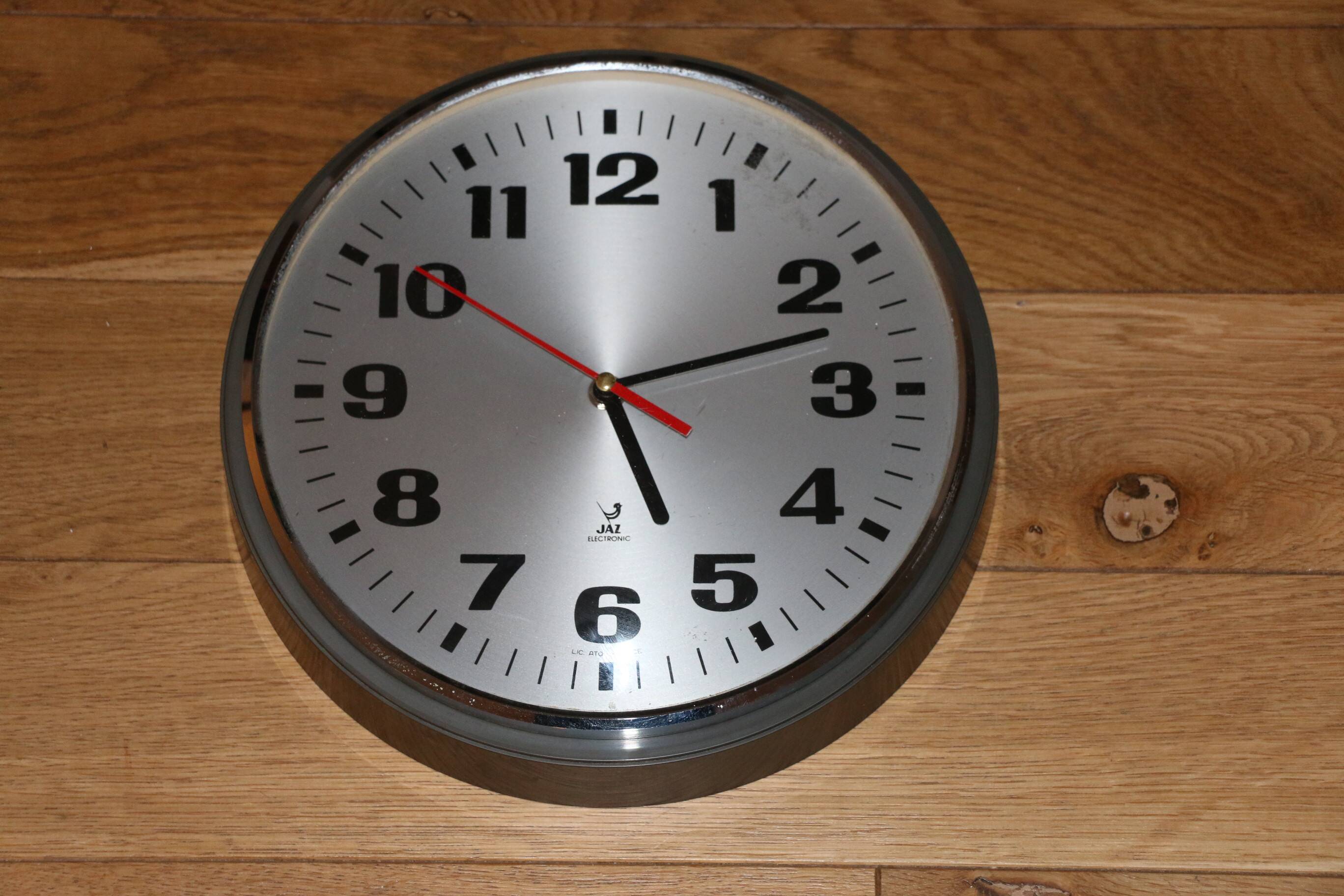 Jaz wall clock plastic chrome steel