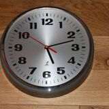Jaz wall clock plastic chrome steel