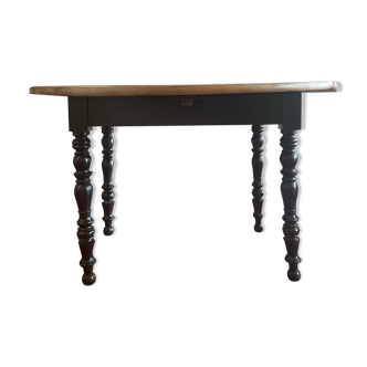 Round black solid oak flap table