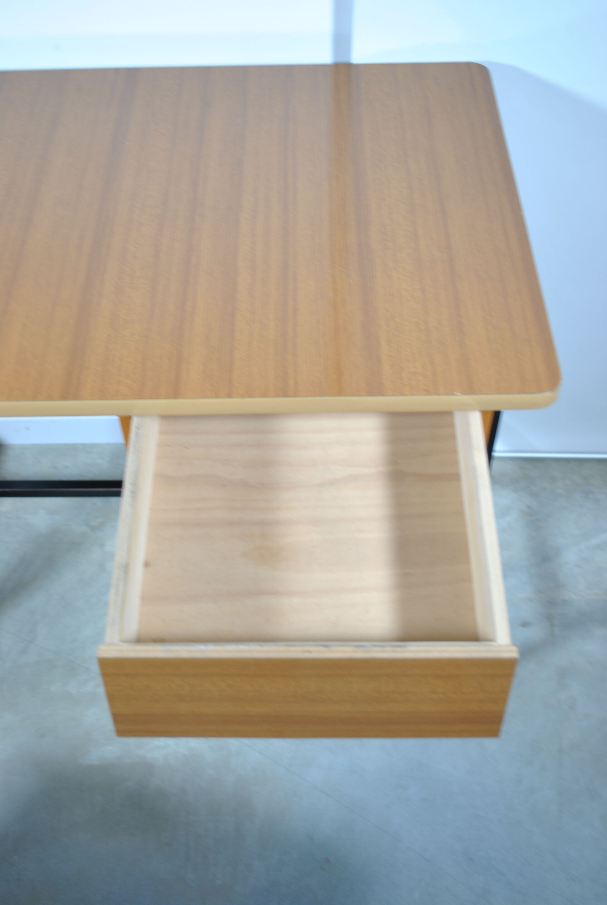 Desk 2 drawers 1970