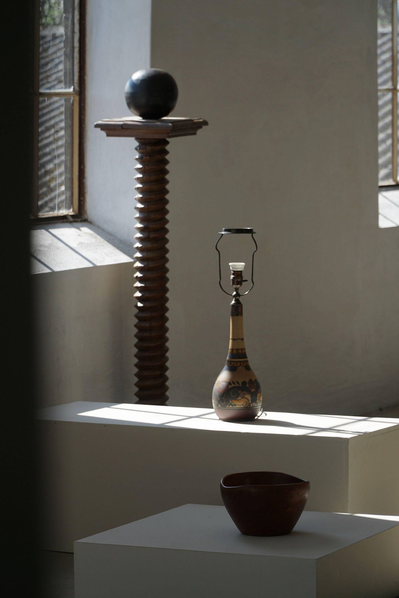 Art Nouveau table lamp in coloured terracotta by L. Hjorth, Bornholm, 1930s.