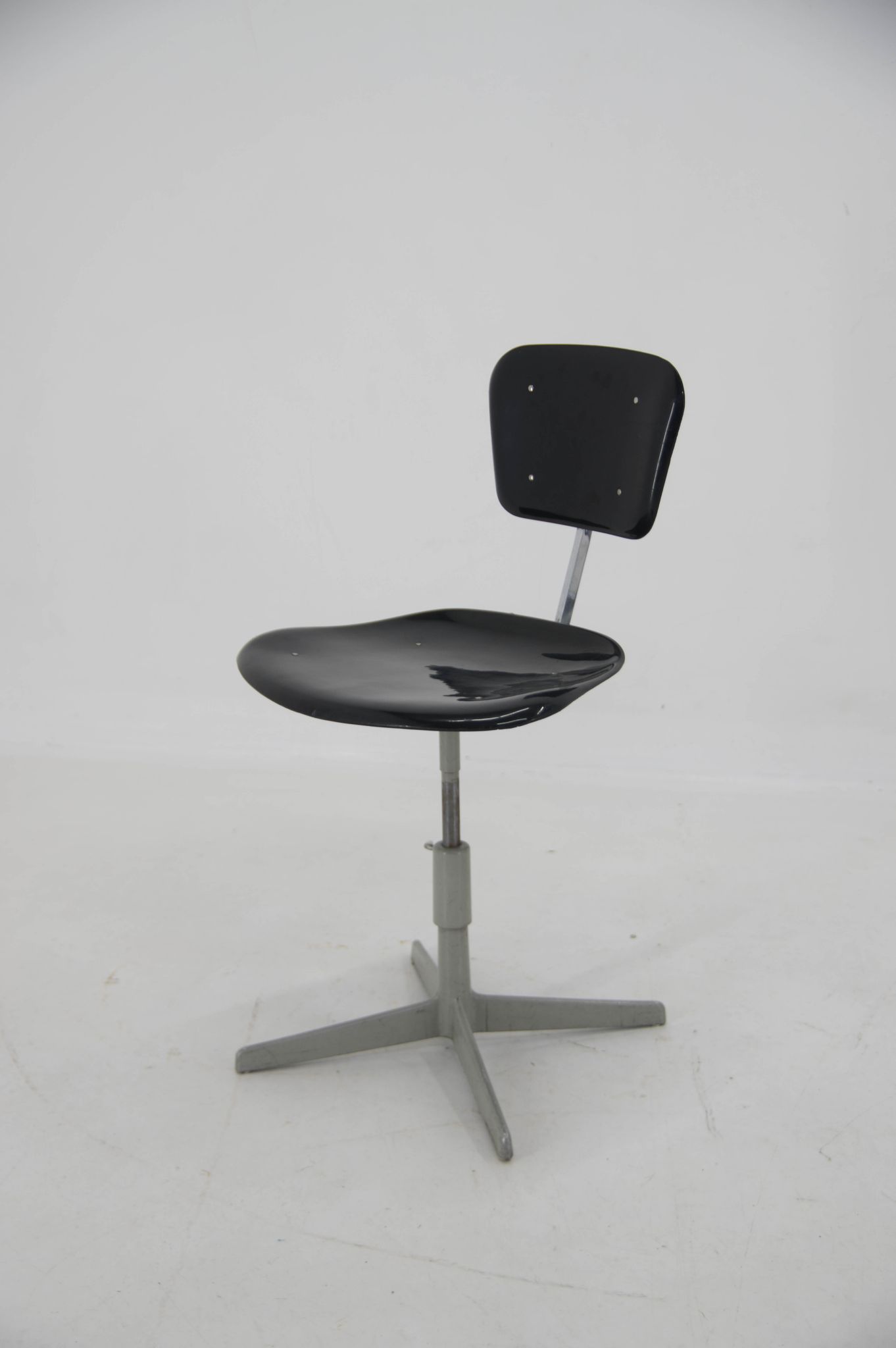 Chaise réglable industrielle, Tchécoslovaquie, années 1960