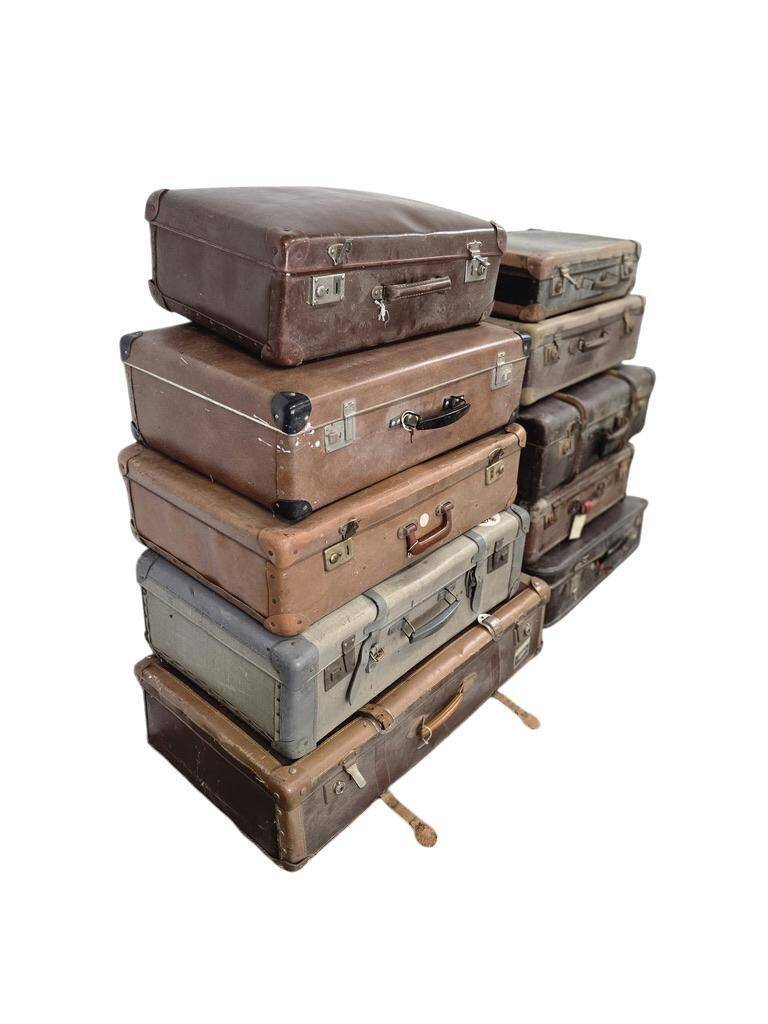Vintage travel suitcase / trunk / chest