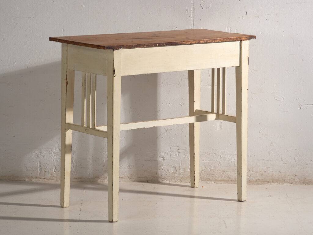 Table ancienne à deux tiroirs en pin – Europe centrale, vers 1910