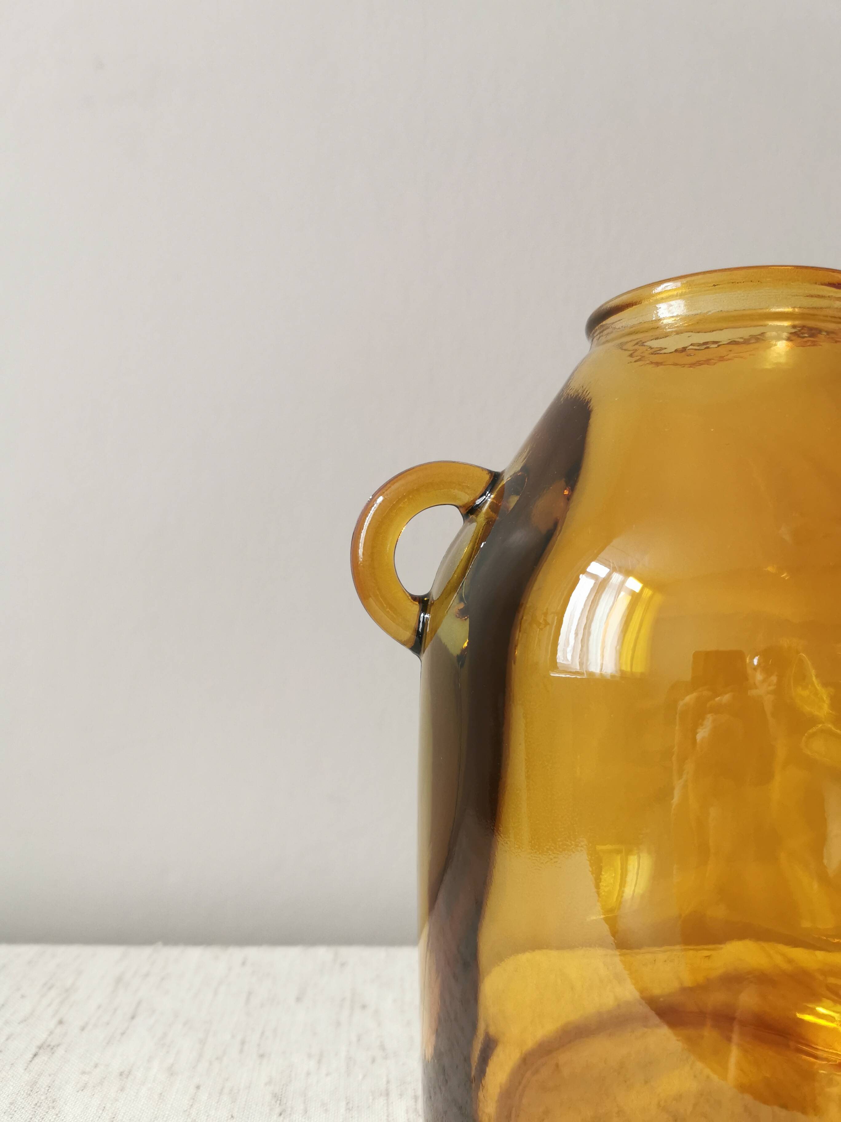 Second hand ochre vase