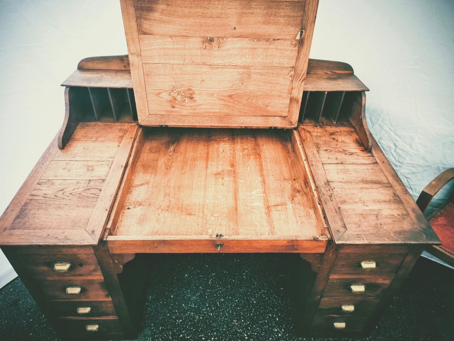 Former Bank Office in Steps