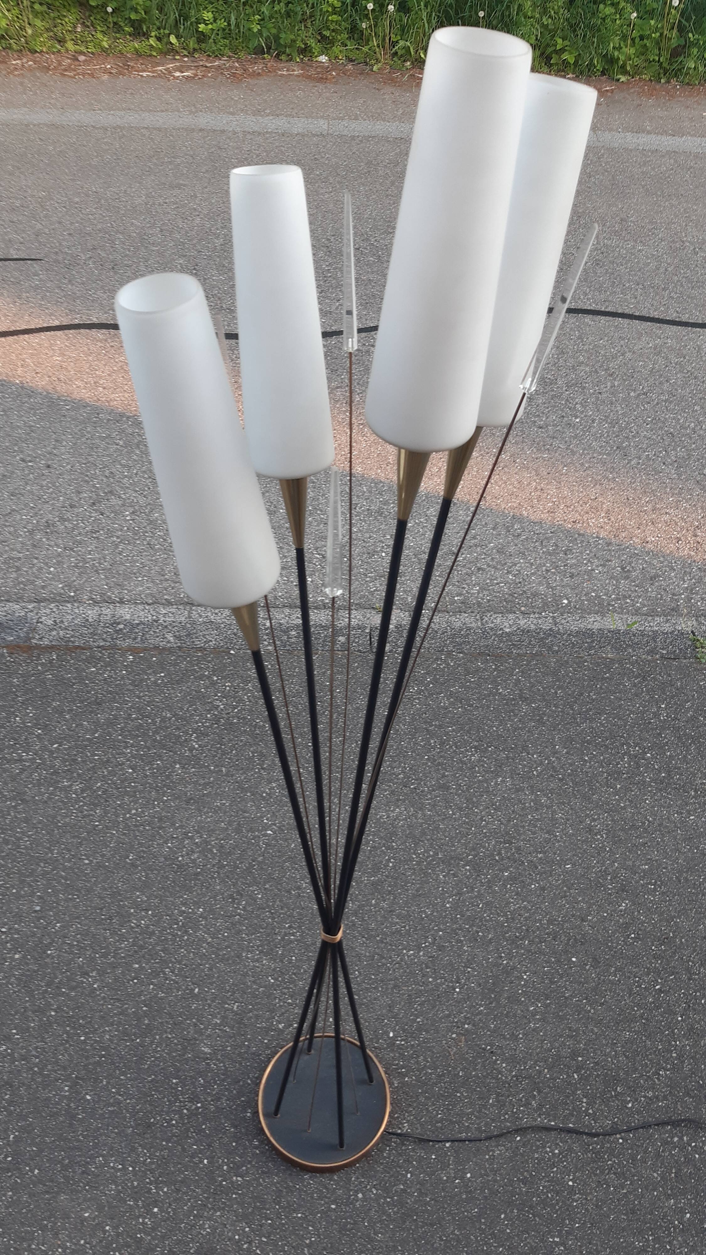 Reed floor lamp for Lunel house