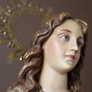 Plaster statuette of the Virgin of Olot with glass eyes. Early 20th century.