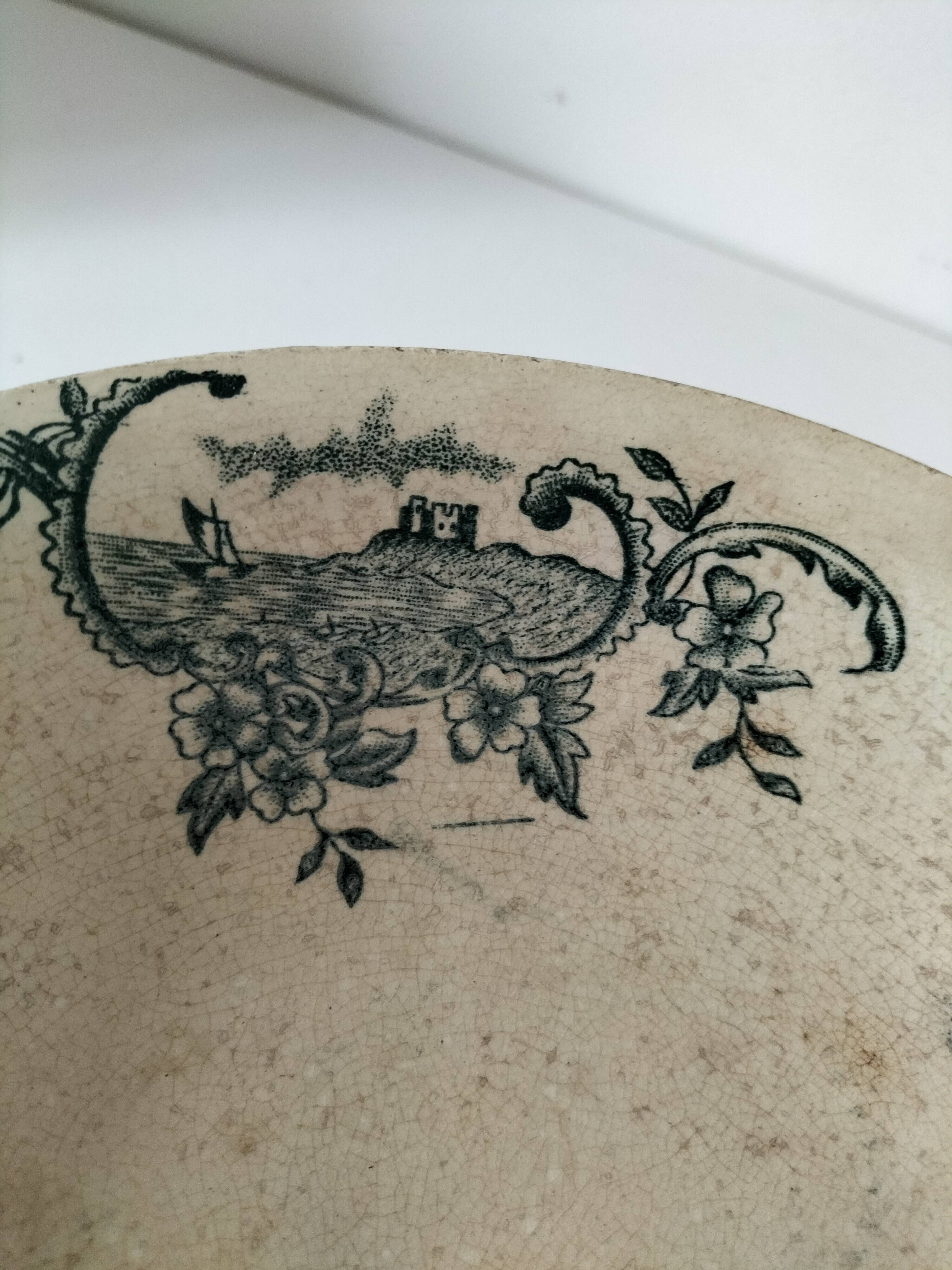 Fine earthenware bowl on a pedestal base – Grigny factory, circa 1830–1860