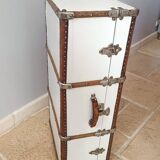 Flat suitcase trunk