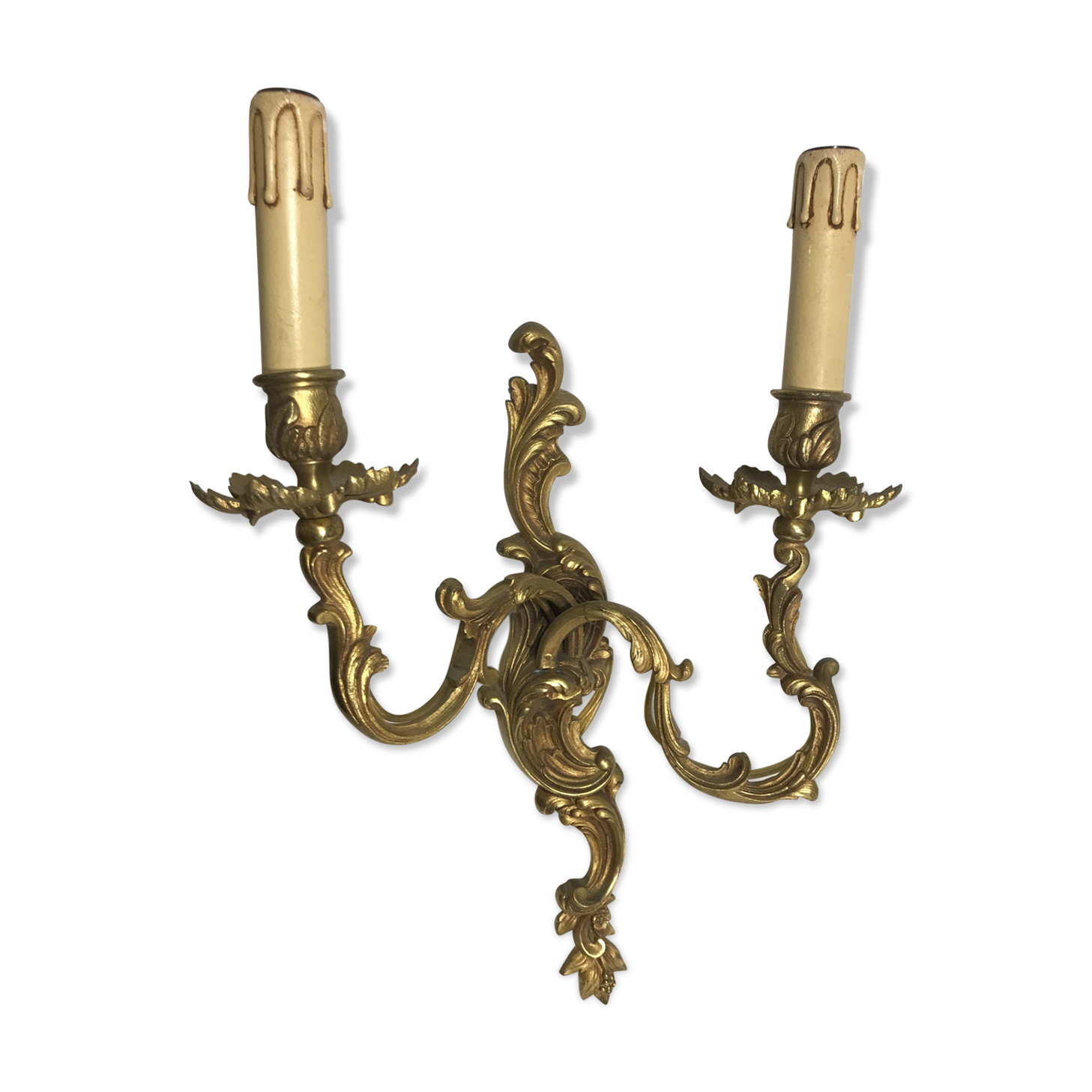 Antique bronze wall light
