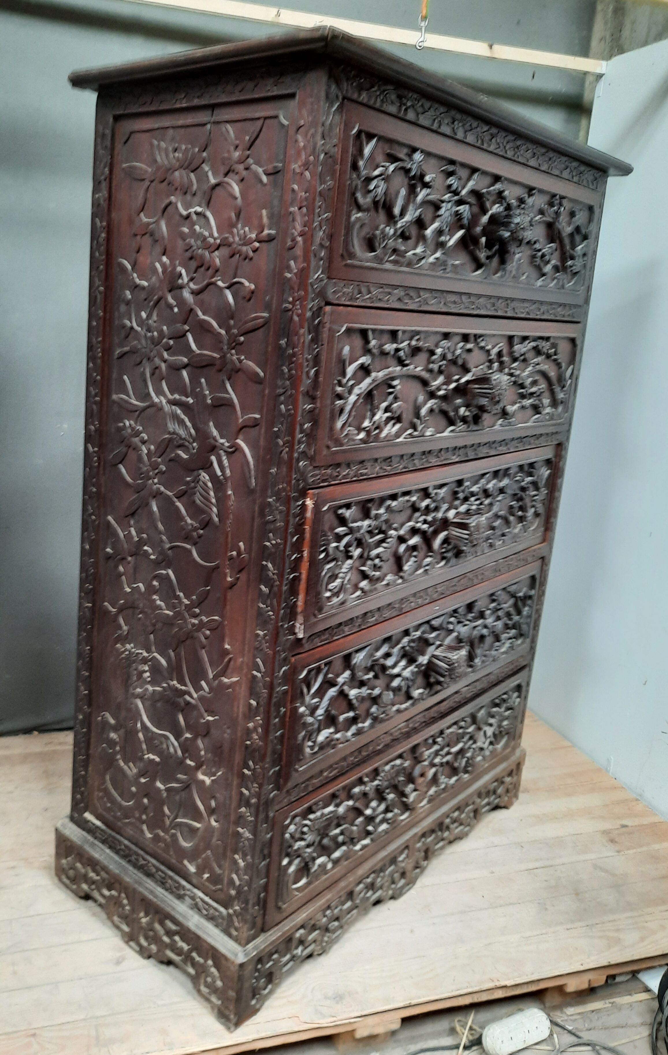 Asian puller cabinet