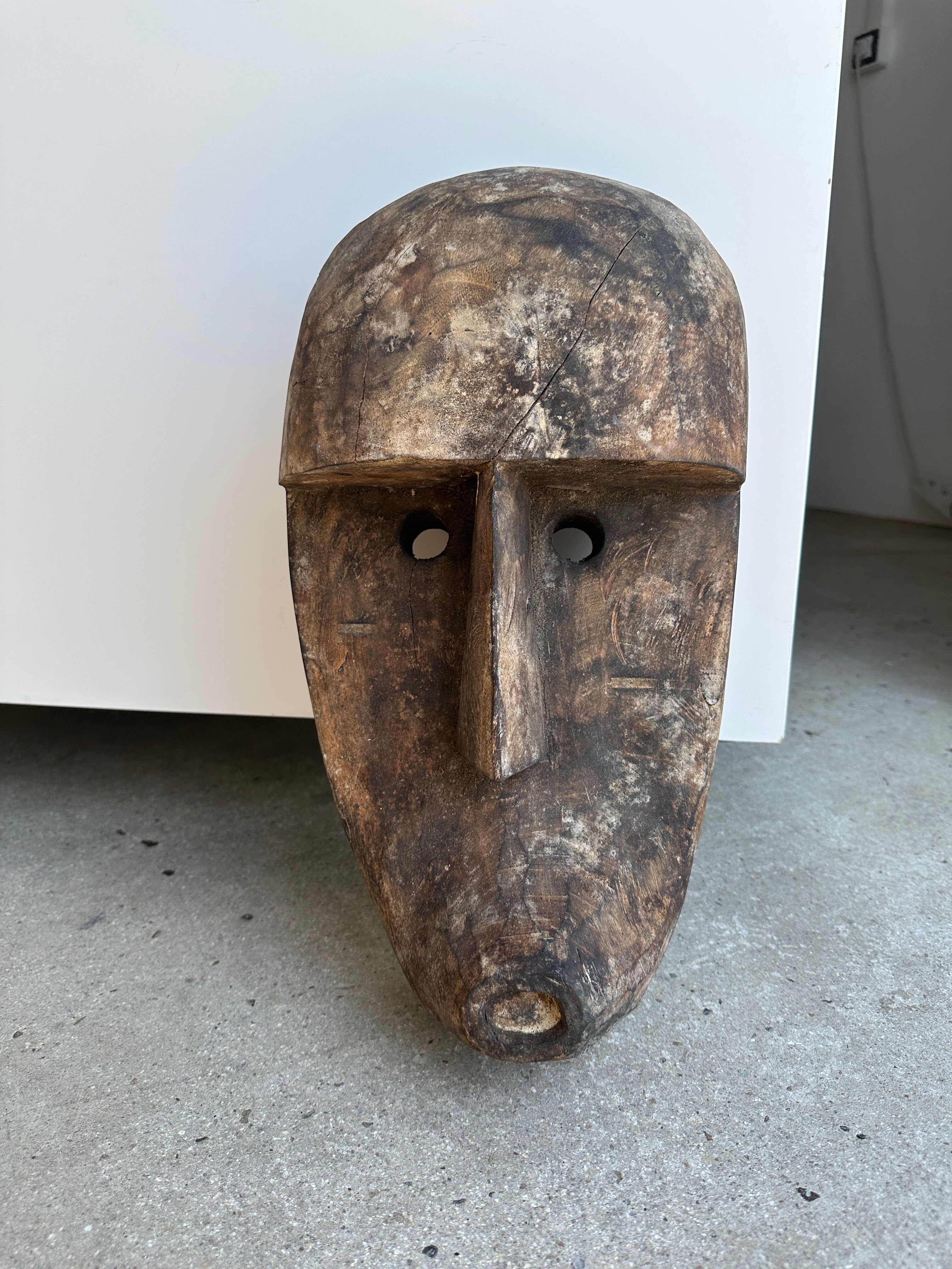 Large Timor mask in patinated wood H:50cm (1)
